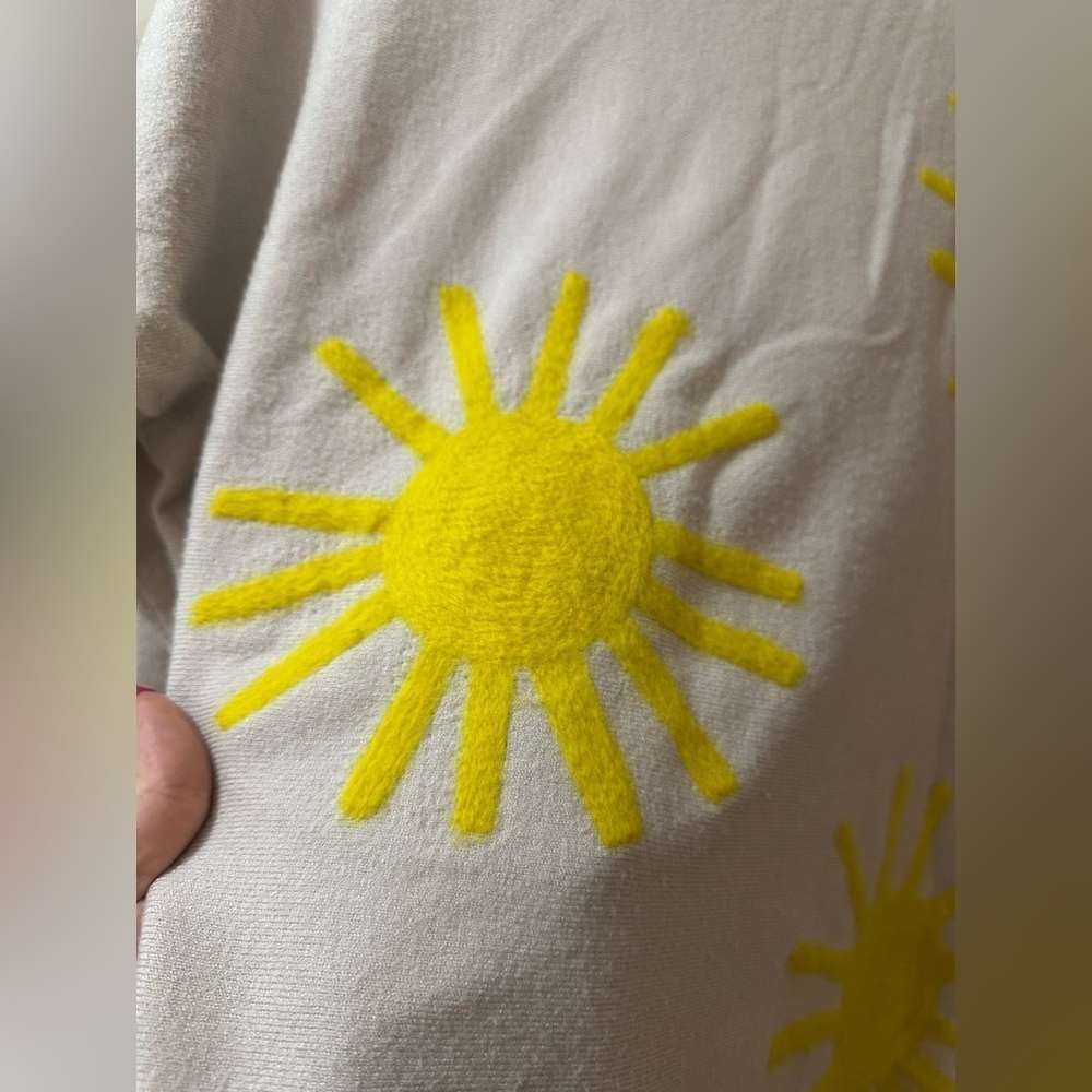 Aaeda Sunshine Appliqué Sweater M | Soft Knit Pullover Long Sleeve - Picture 2 of 6